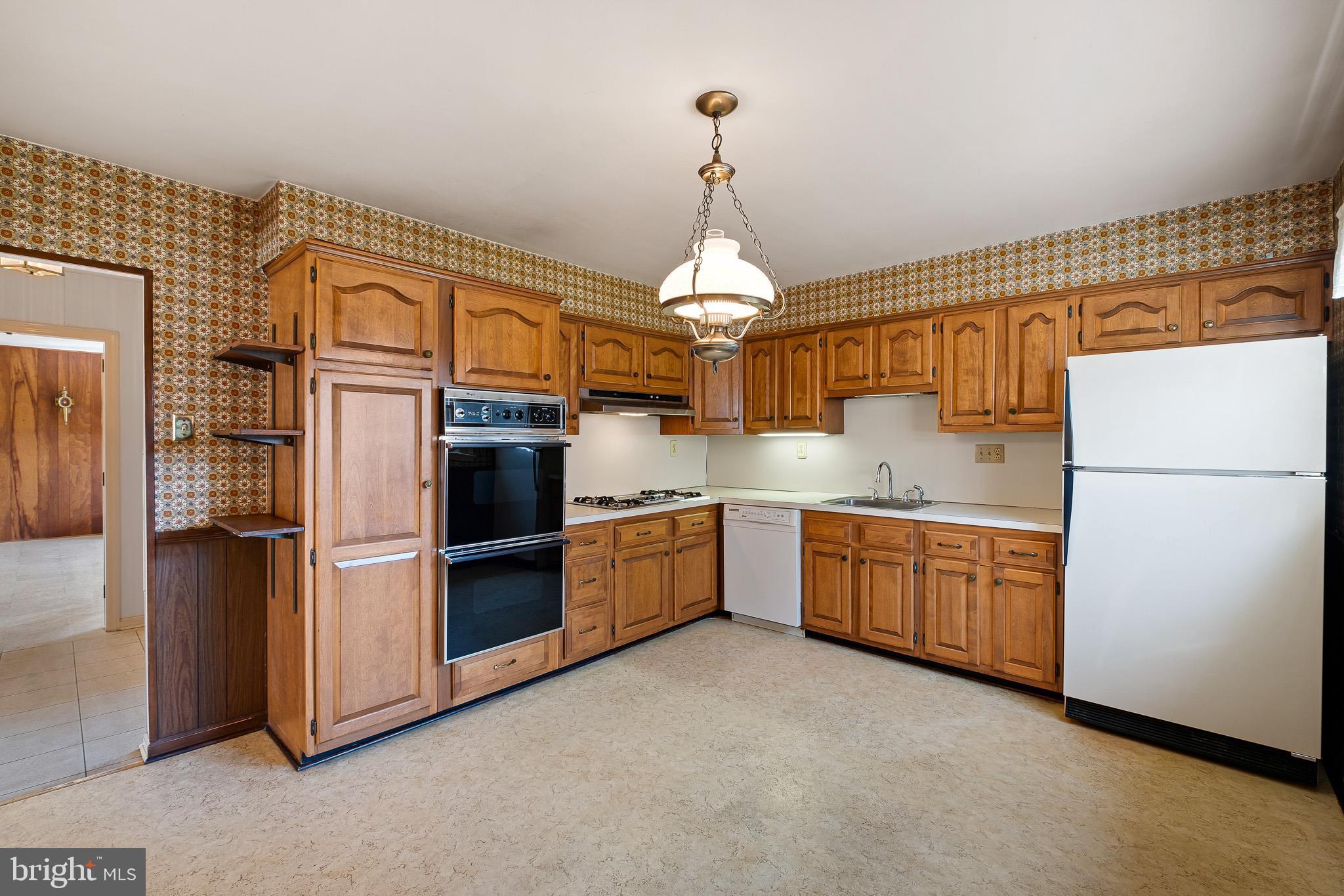 3214 Romilly Road Wilmington, DE 19810 - Photo 10 of 40 Eat-in kitchen