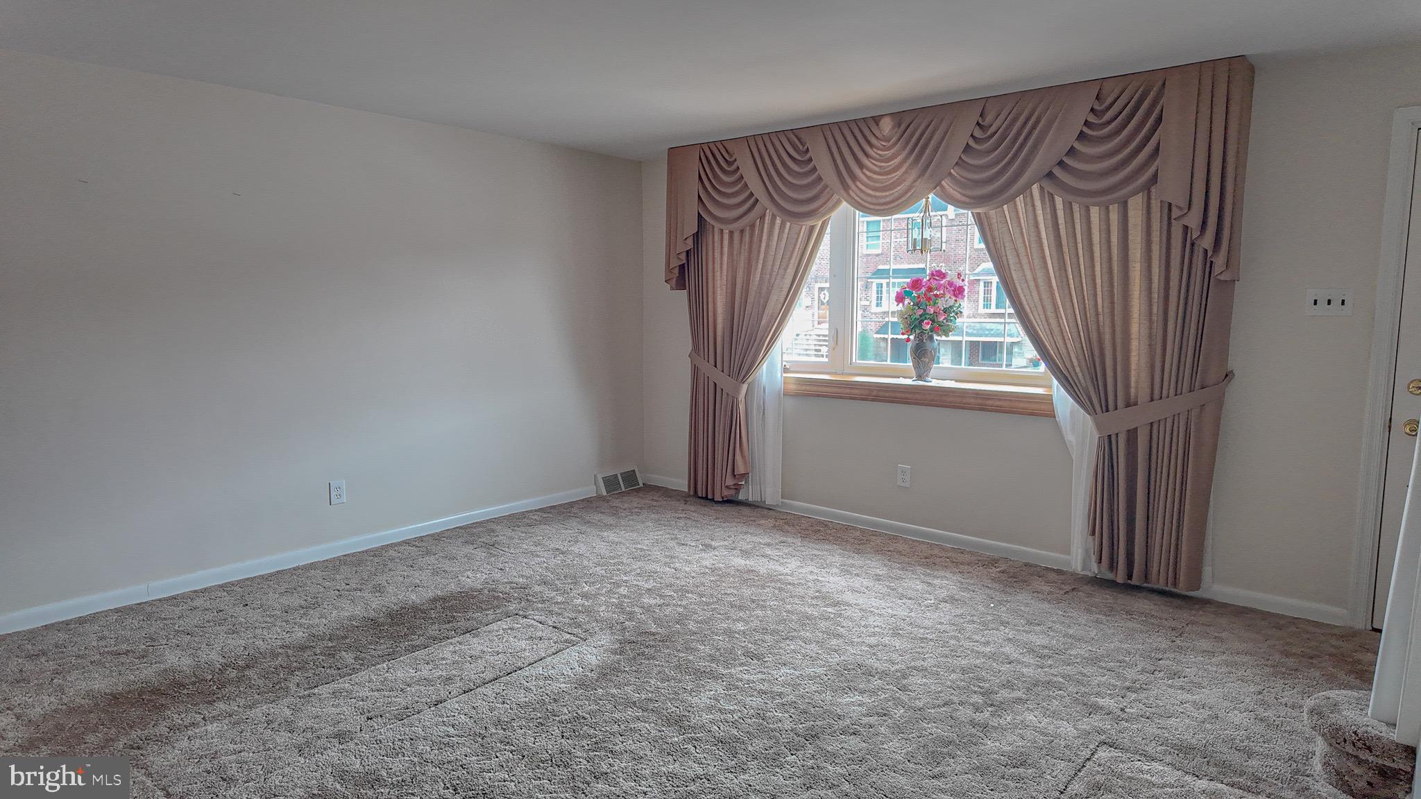 11718 Denman Road Philadelphia, PA 19154 - Photo 3 of 24