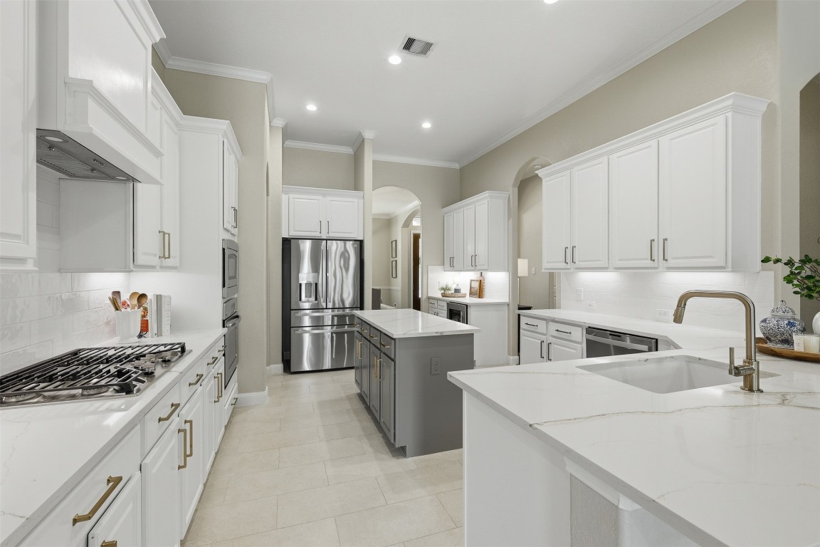 6718 Honeycrest Lane Spring, TX 77389 - Photo 11 of 50