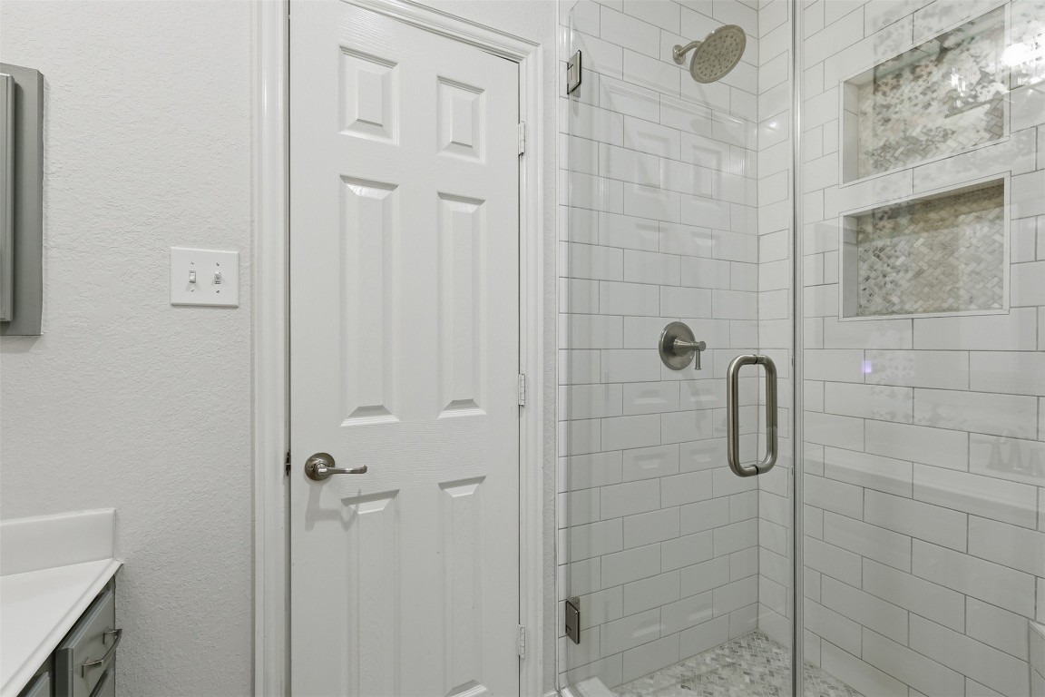 6718 Honeycrest Lane Spring, TX 77389 - Photo 17 of 50