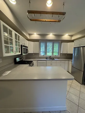 $3,000 | 62 Crosby Road, Unit 1, Newton, MA 02467