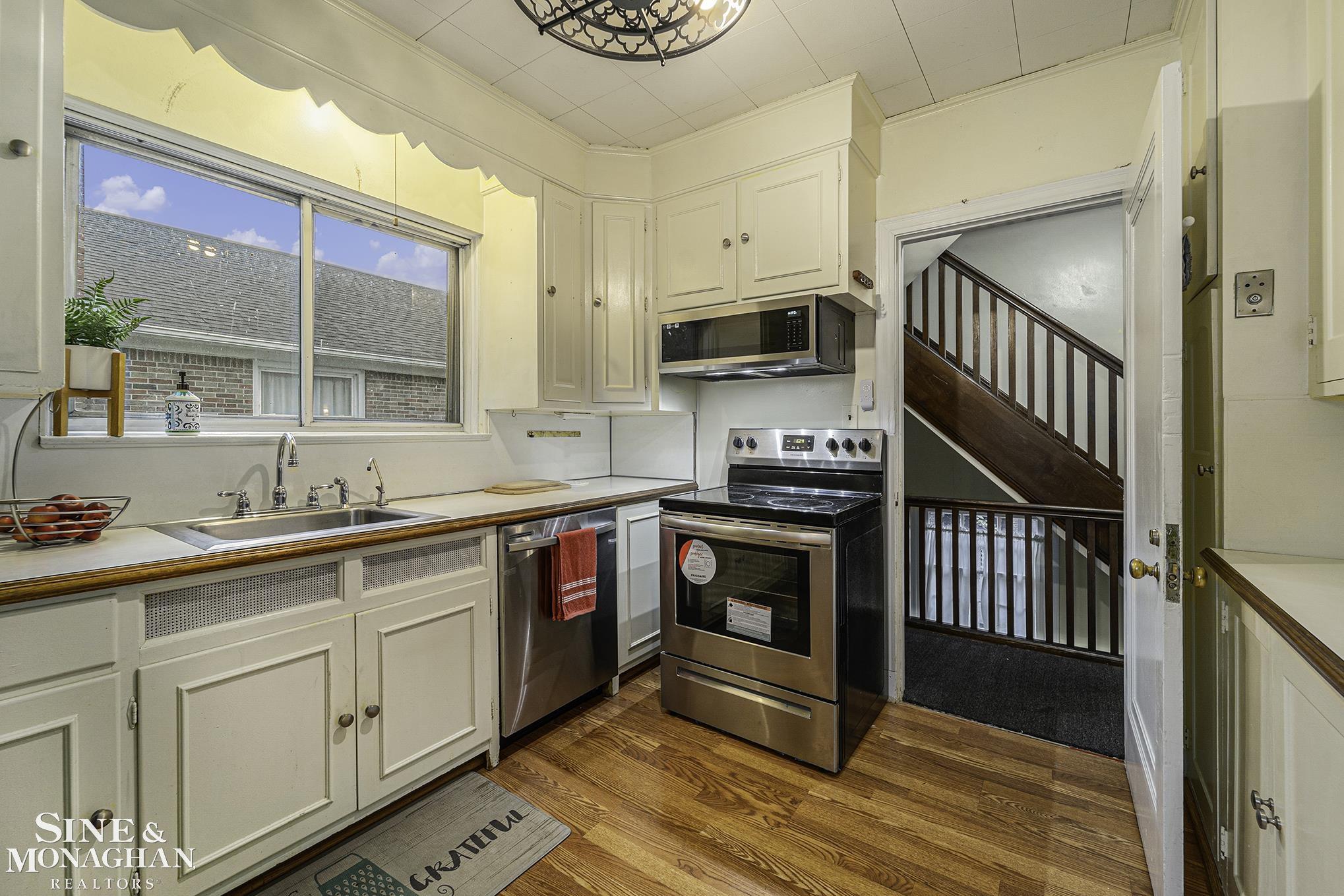 720 Trombley Road, Unit SECOND Grosse Pointe Park, MI 48230 - Photo 30 of 32