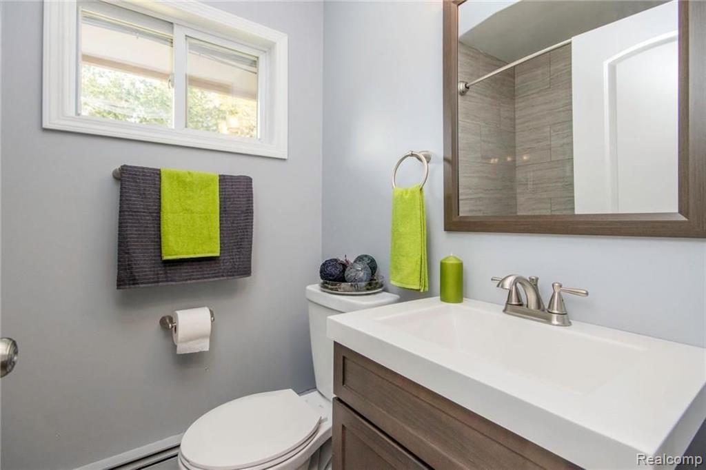 2423 Normandy Road Royal Oak, MI 48073 - Photo 11 of 13