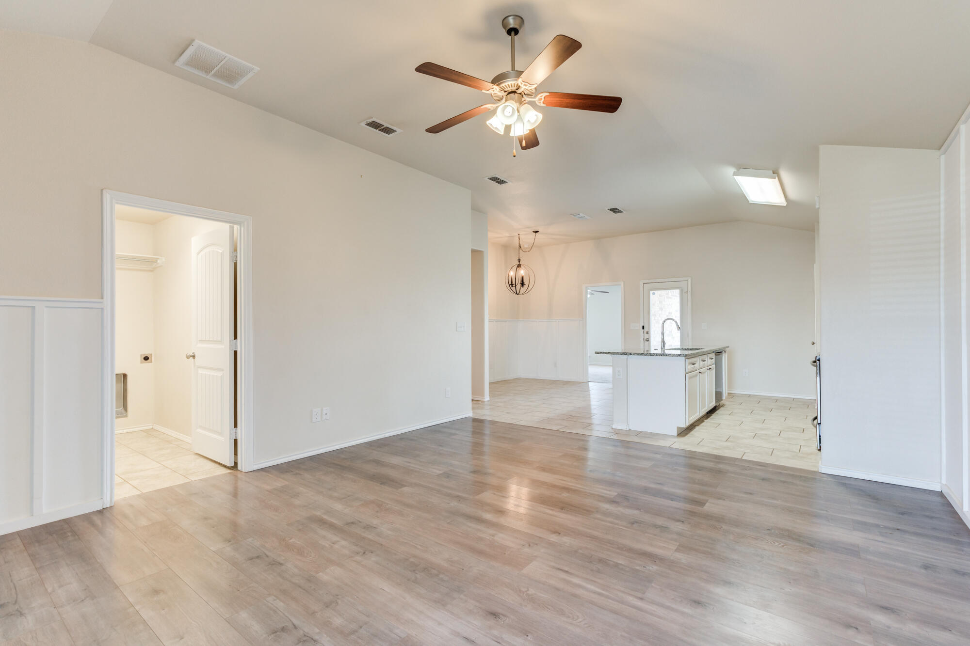 7012 34th Place Lubbock, TX 79407 - Photo 10 of 36 7012-34th-Pl_Lubbock-TX_6_Living-Room