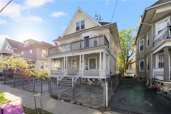 $2,000 | 108 Lenox Avenue, Unit 1, Providence, RI 02907