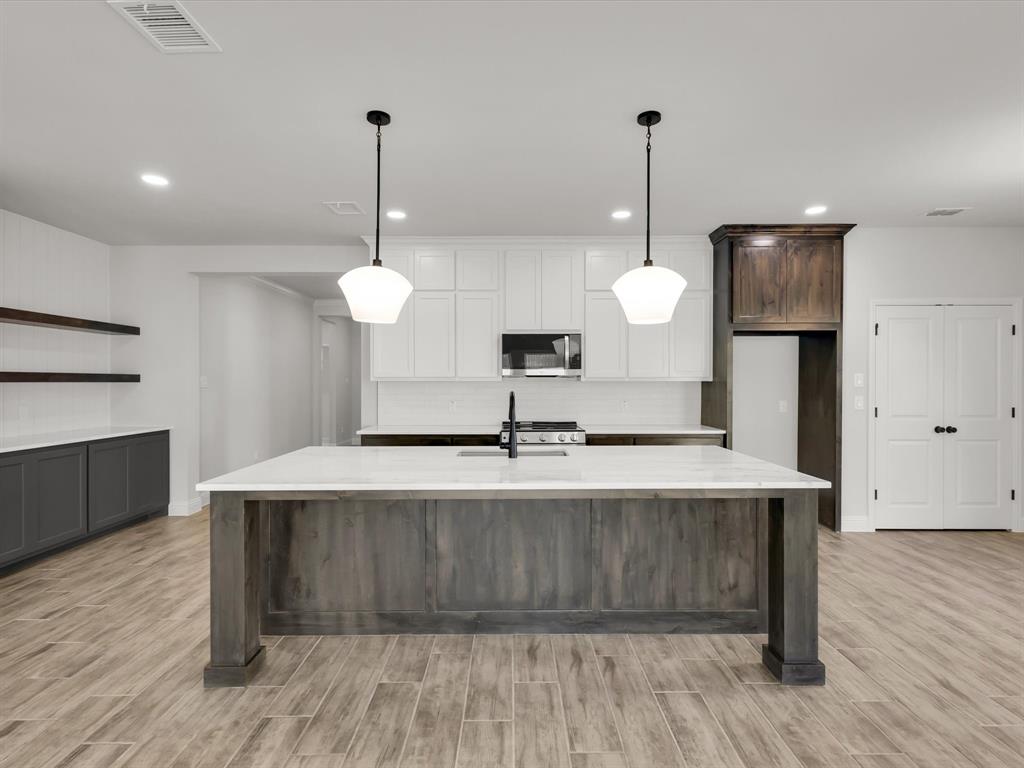 608 Jameson Springtown, TX 76082 - Photo 4 of 27