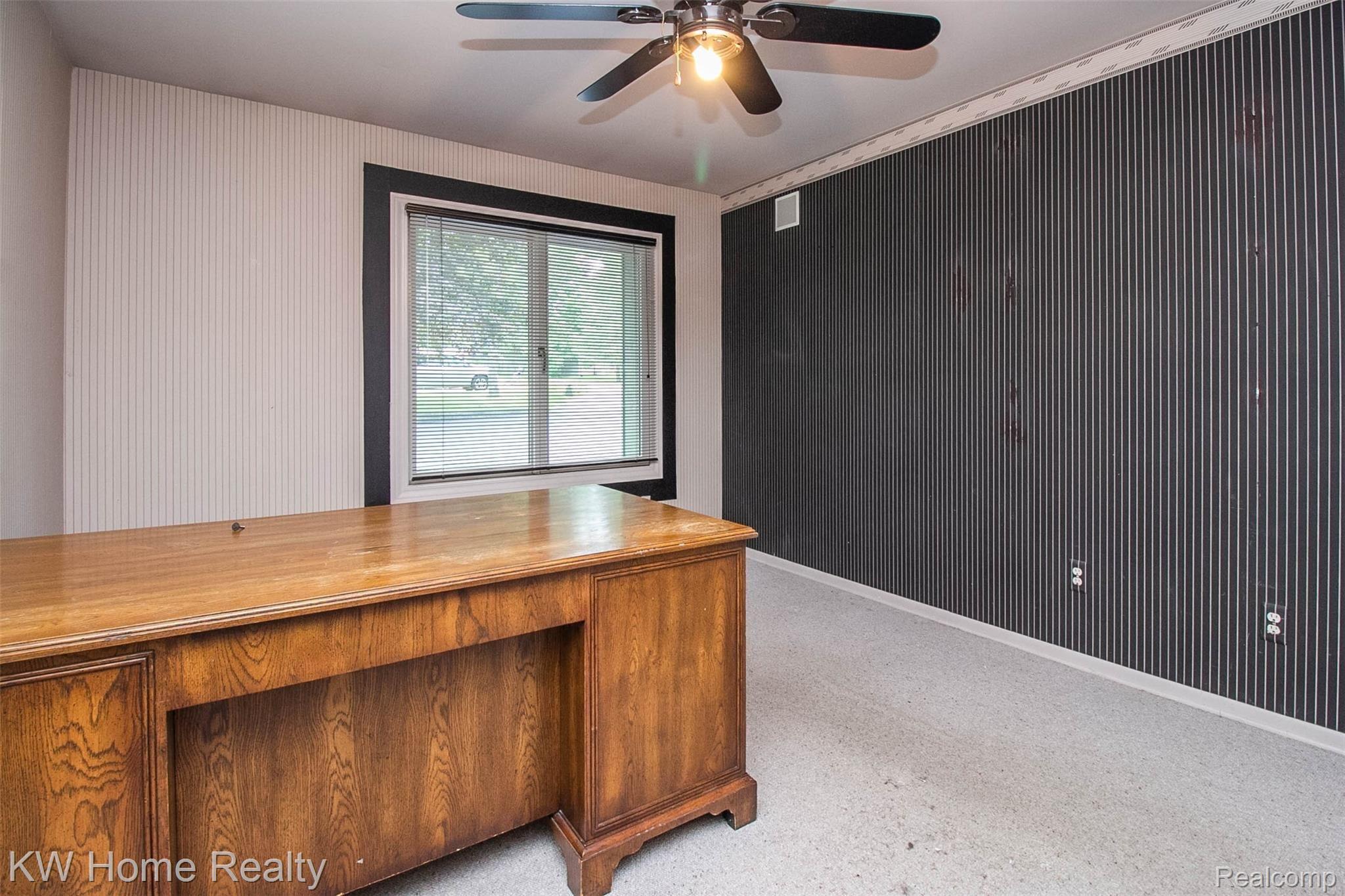 3930 Covert Road Waterford, MI 48328 - Photo 27 of 49 25.jpg