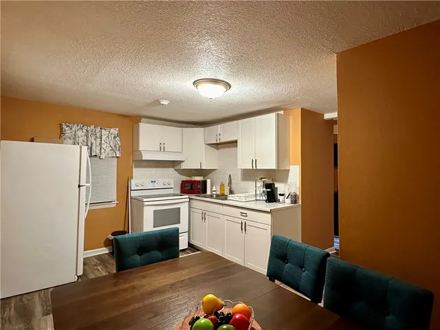 $2,200 | 800 Oakland Beach Avenue, Unit A, Warwick, RI 02889