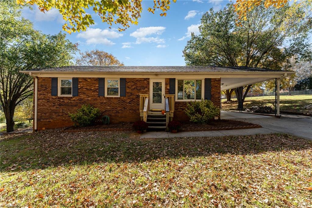 402 Whitney Road Mocksville, NC 27028 - Photo 1 of 23 Gallery Image 1
