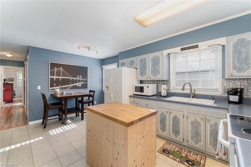 402 Whitney Road Mocksville, NC 27028 - Photo 7 of 23 Gallery Image 7