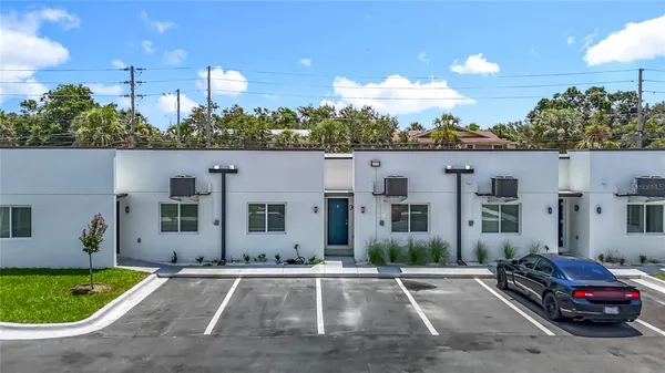 $2,099 | 401 East Boyer Street, Unit 3, Tarpon Springs, FL 34689
