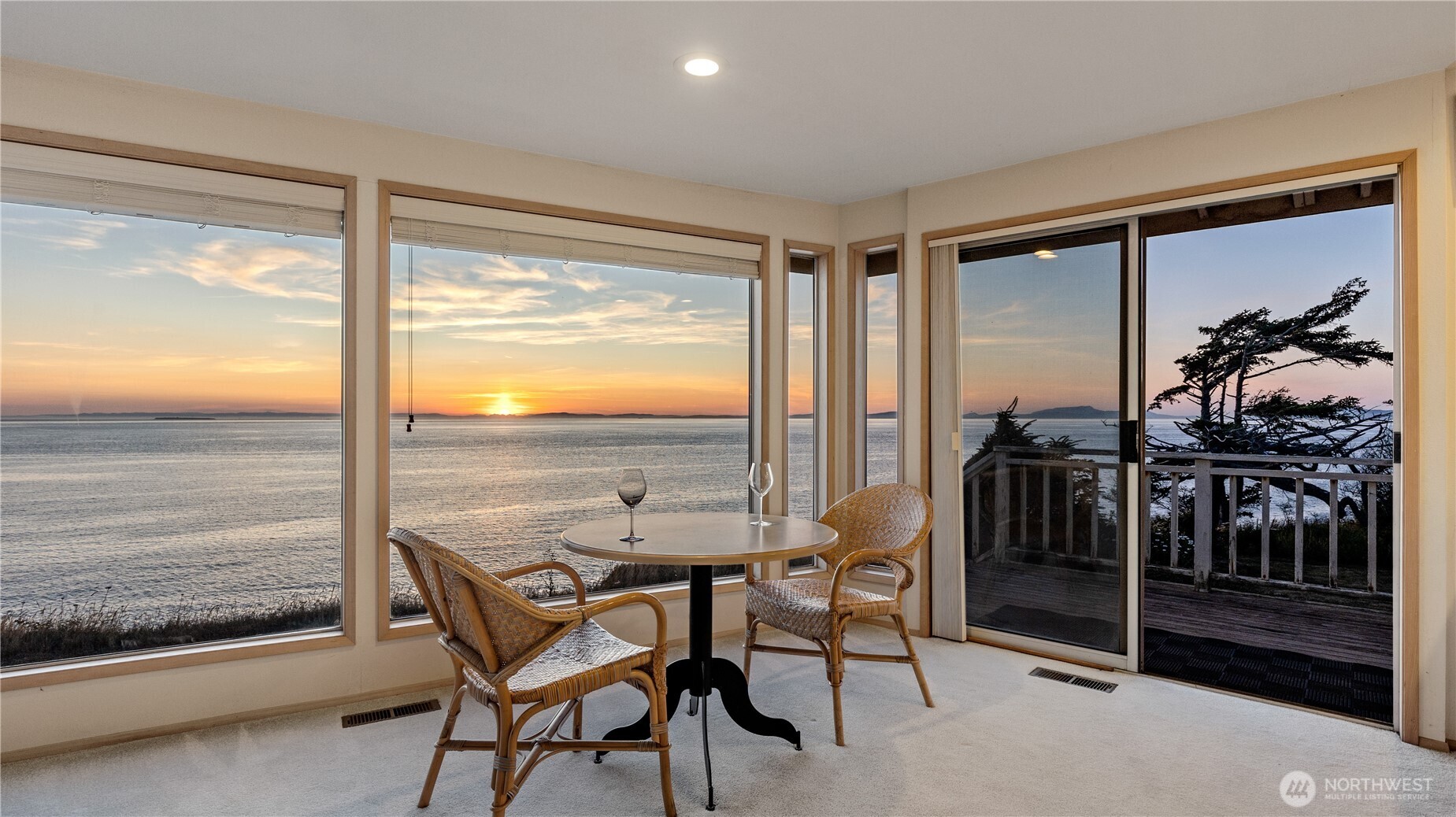 2377 West Beach Road Oak Harbor, WA 98277 - Photo 10 of 40 Gallery Image 10