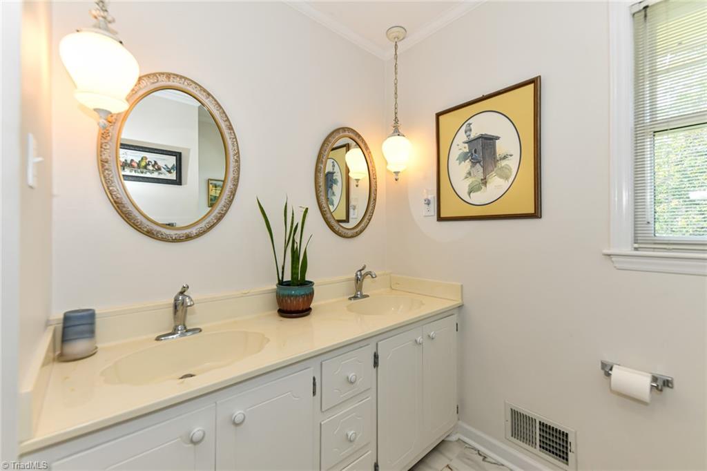 7115 Rockledge Road Whitsett, NC 27377 - Photo 16 of 49