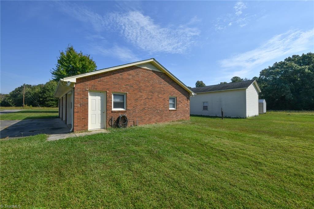 7115 Rockledge Road Whitsett, NC 27377 - Photo 31 of 49