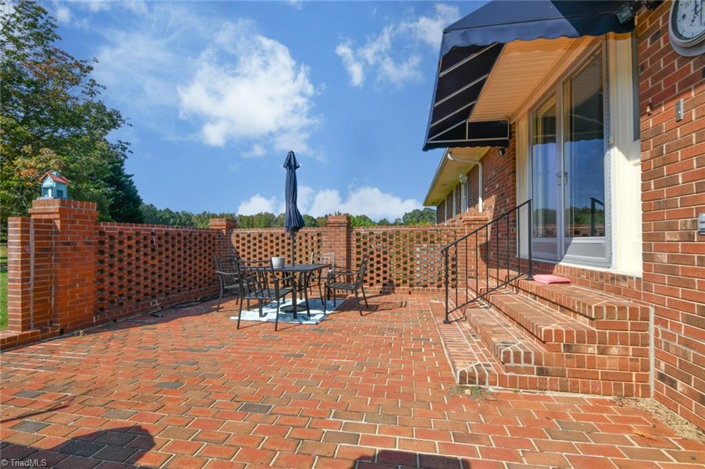 7115 Rockledge Road Whitsett, NC 27377 - Photo 33 of 49