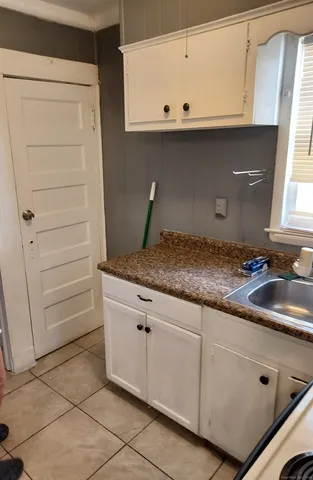 a close view of sink and tap