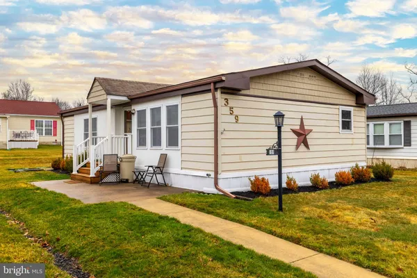$139,900 | 359 Woodstream Way, North Wales, PA 19454