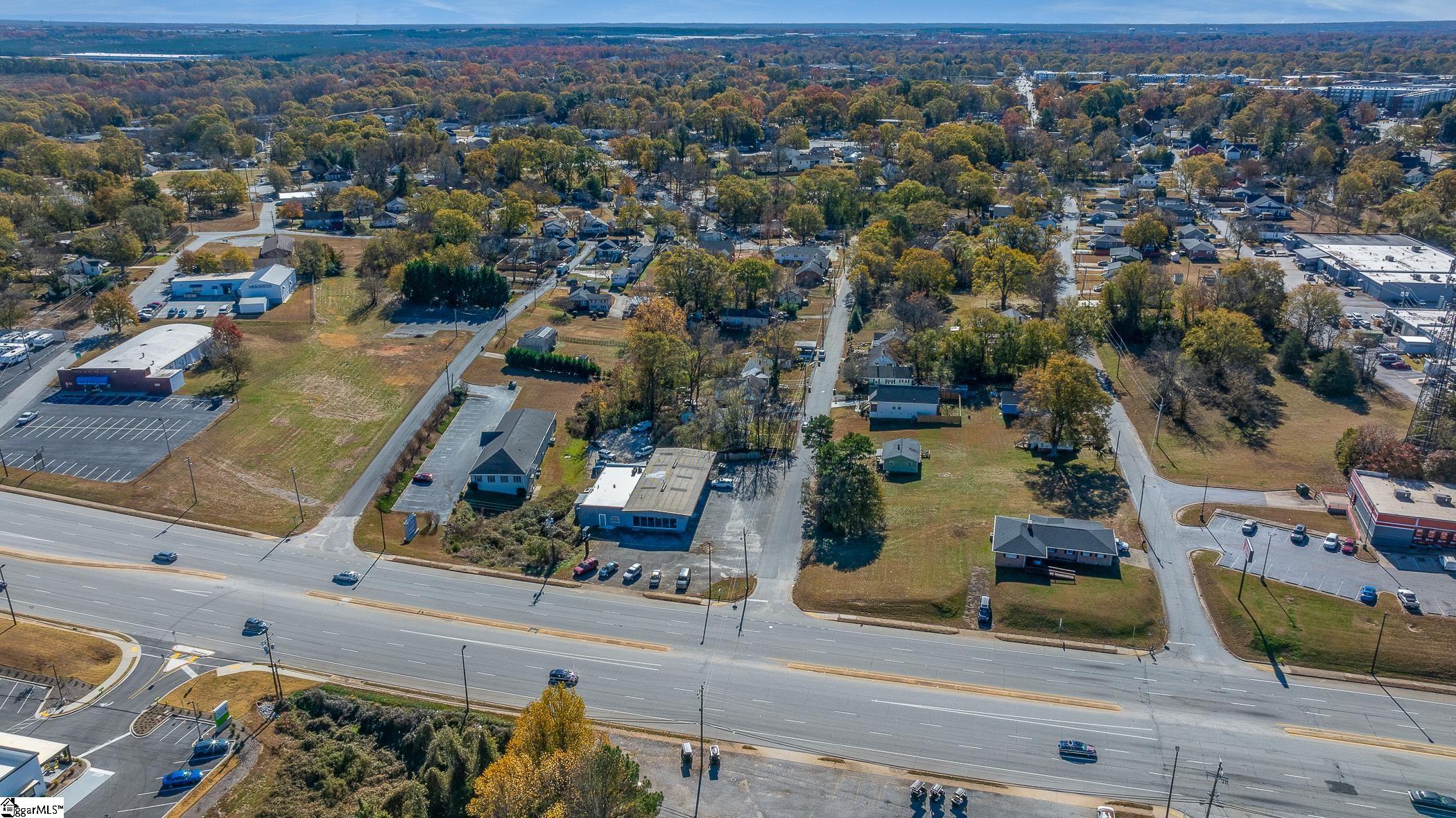 14629 East Wade Hampton Boulevard Greer, SC 29651 - Photo 32 of 40