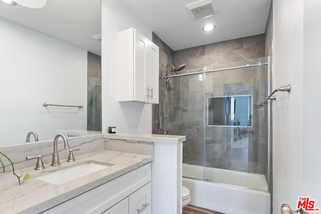 2385 Roscomare Road, Unit E17 Los Angeles, CA 90077 - Photo 16 of 26