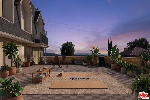 $985,000 | 2385 Roscomare Road, Unit E17, Los Angeles, CA 90077