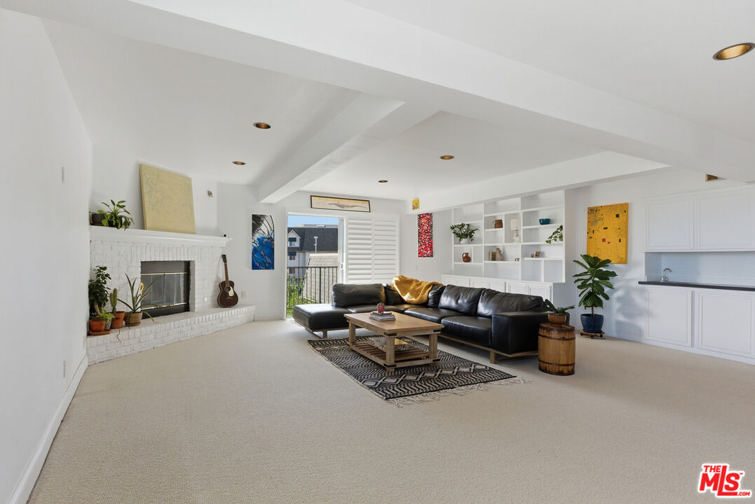2385 Roscomare Road, Unit E17 Los Angeles, CA 90077 - Photo 5 of 26