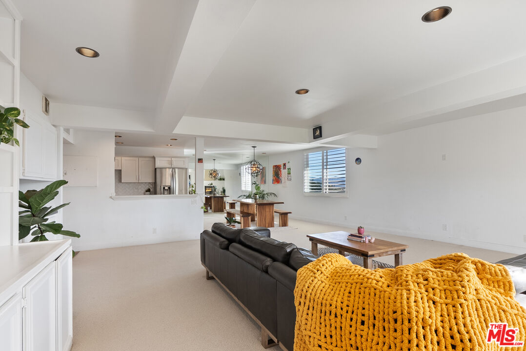 2385 Roscomare Road, Unit E17 Los Angeles, CA 90077 - Photo 6 of 26