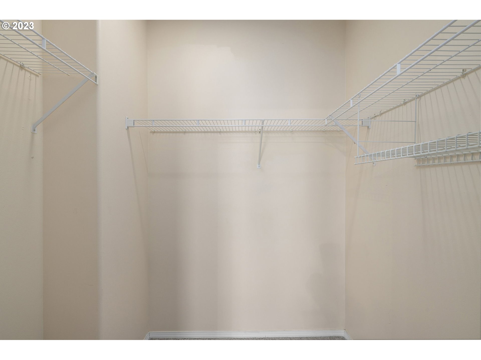 1110 Northeast 63rd Way, Unit 2009 Hillsboro, OR 97124 - Photo 13 of 31 a view of a room