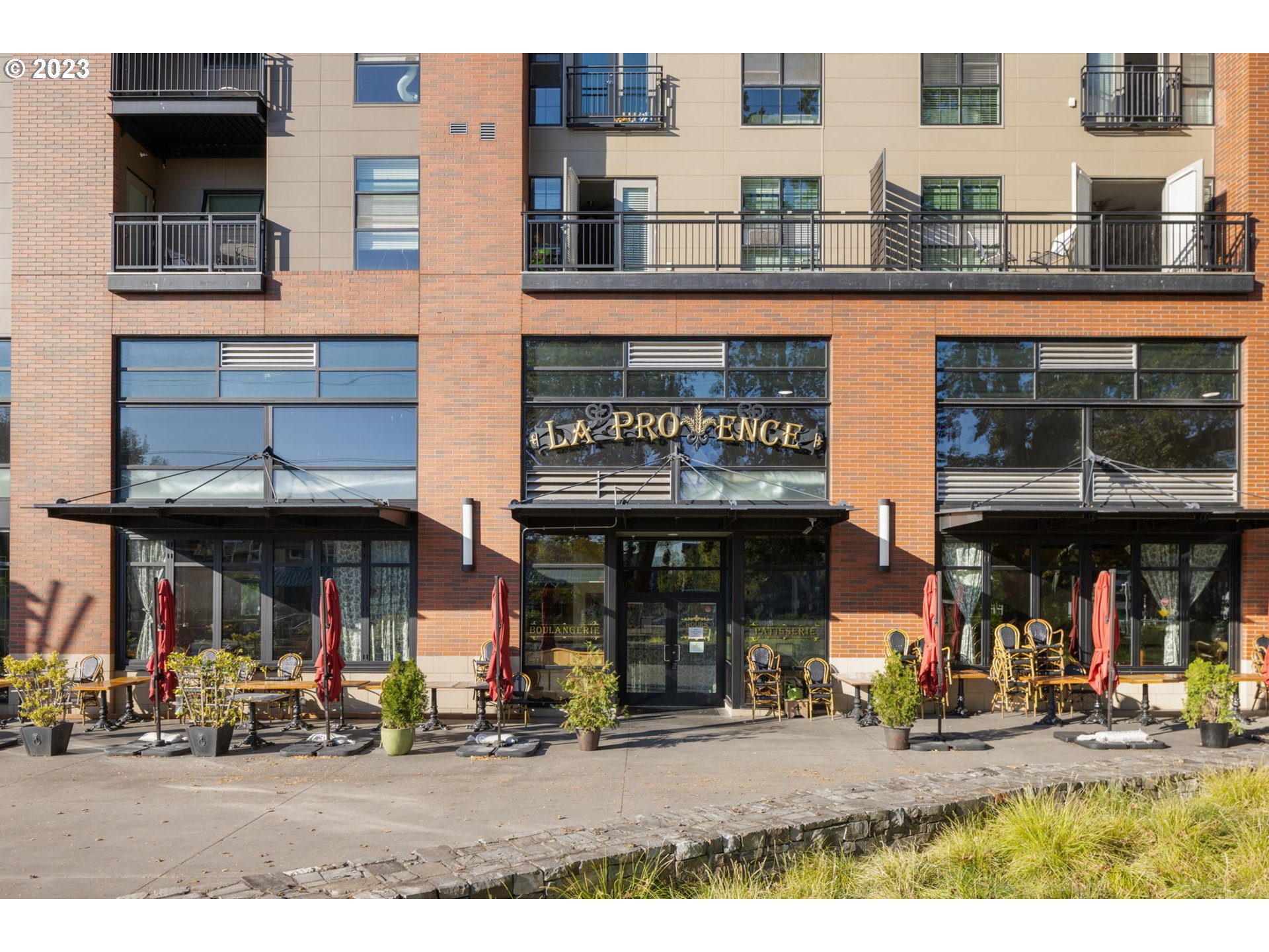 1110 Northeast 63rd Way, Unit 2009 Hillsboro, OR 97124 - Photo 25 of 31 a view of a food market with retail stalls