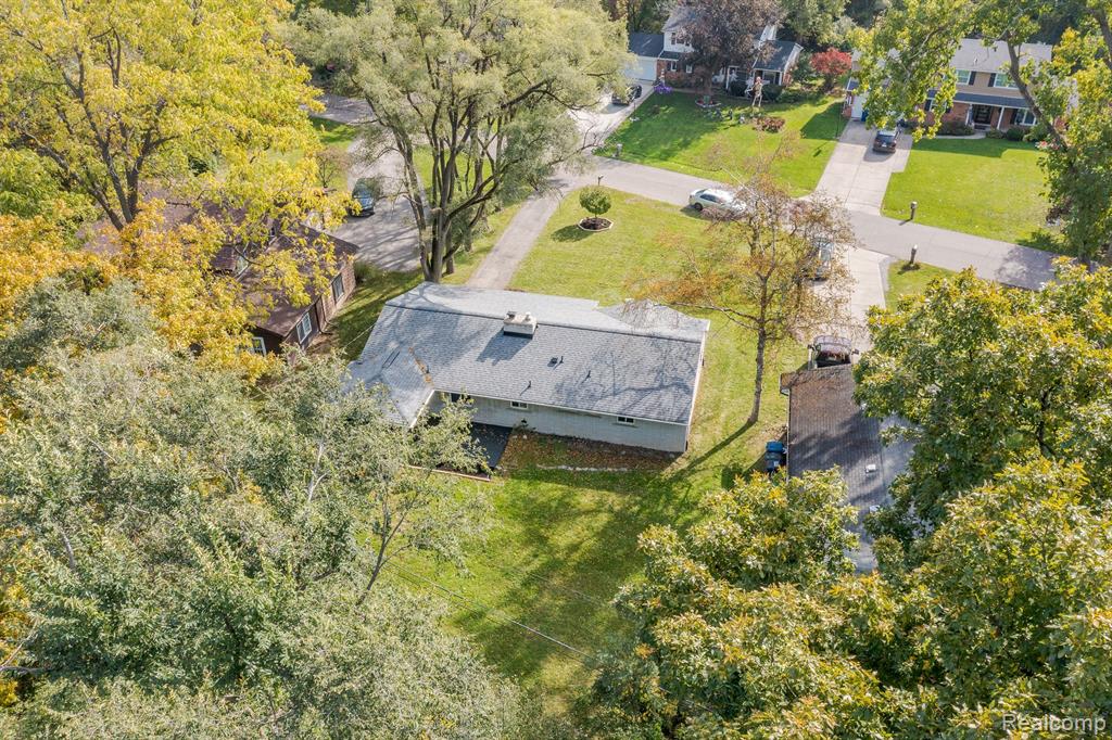1932 Devonshire Road Bloomfield Hills, MI 48302 - Photo 29 of 35
