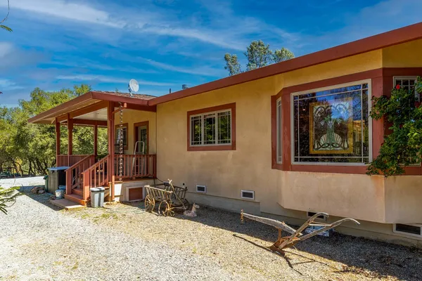 $879,000 | 5603 Gold Mountain Road, Mountain Ranch, CA 95246