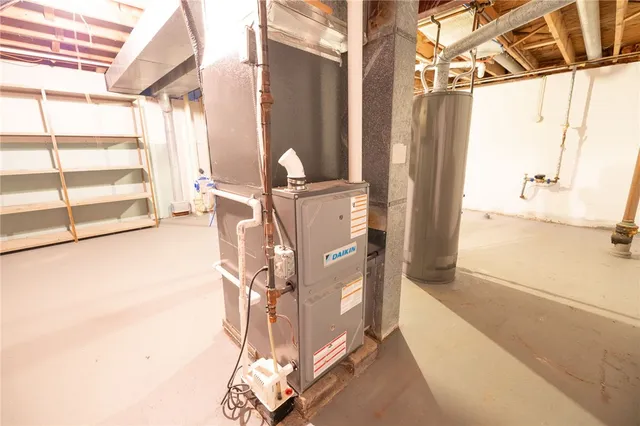 $374,900 | 36 Round Hill Road, Henrietta, NY 14467