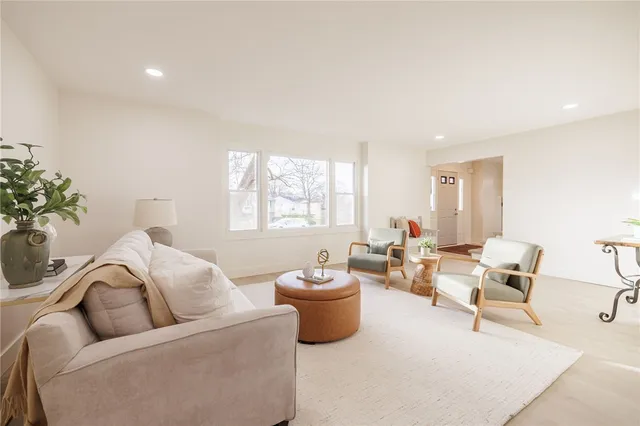 $374,900 | 36 Round Hill Road, Henrietta, NY 14467