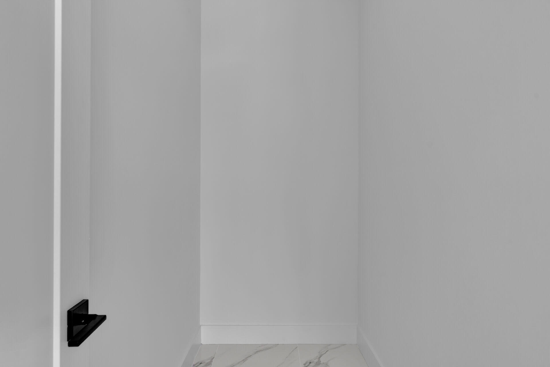 31368 Ave I Big Pine Key, FL 33043 - Photo 21 of 47 close up of a white marble wall