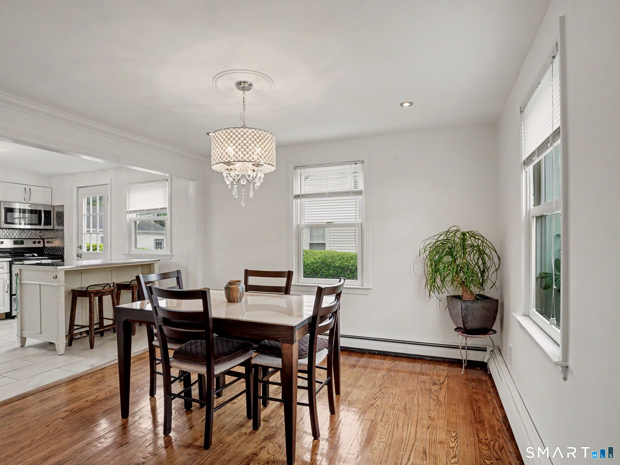 439 Stillson Road Fairfield, CT 06824 - Photo 9 of 22
