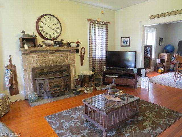 377 Moir Mill Road Eden, NC 27288 - Photo 2 of 20 Living Room