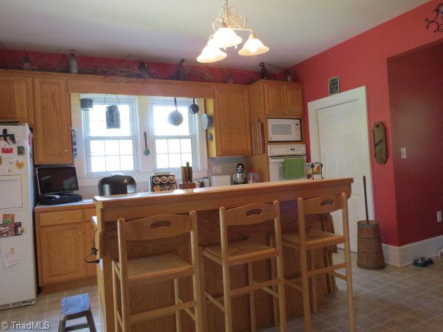 377 Moir Mill Road Eden, NC 27288 - Photo 4 of 20 Kitchen