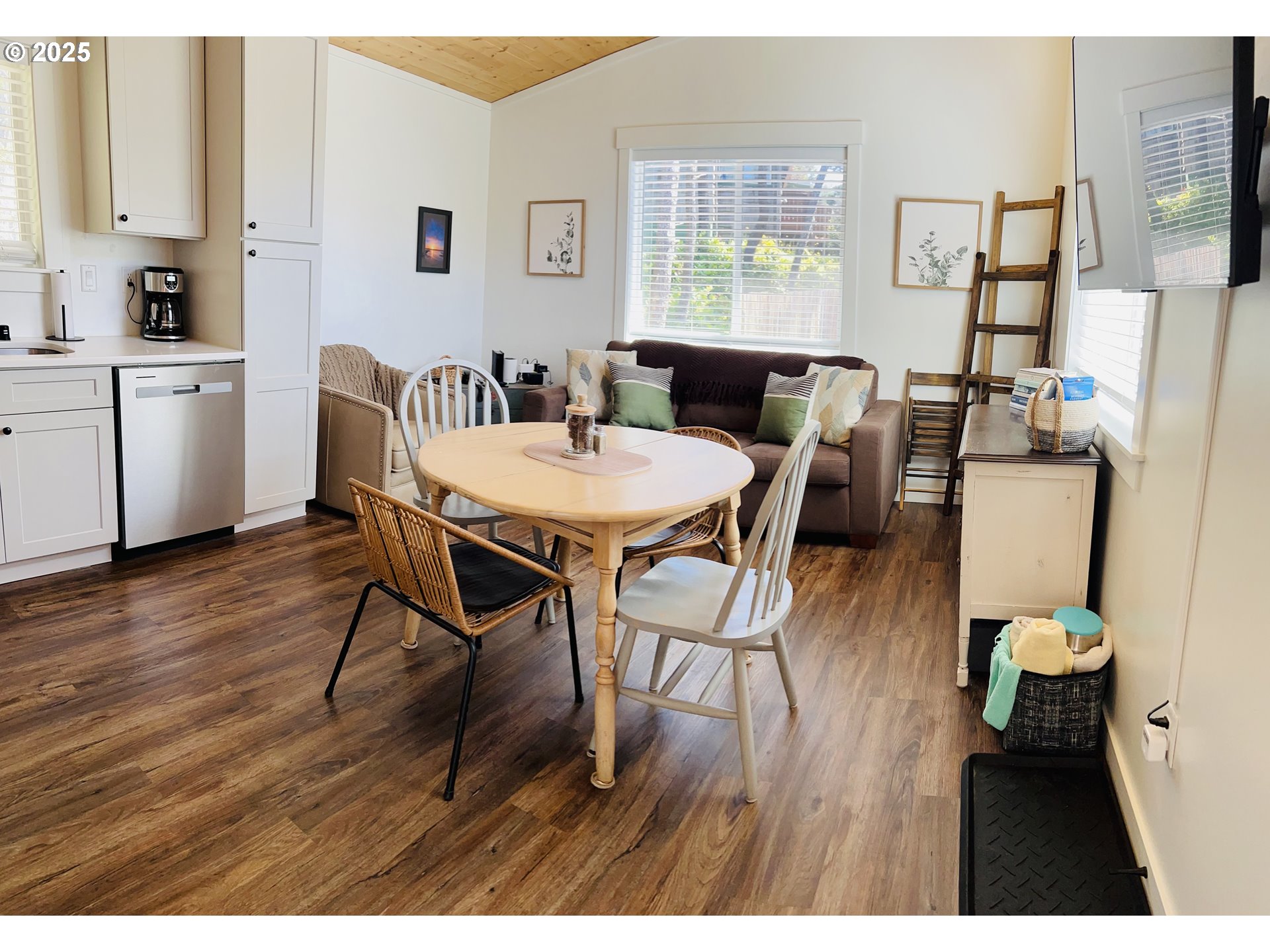 4570 Heceta Street Florence, OR 97439 - Photo 13 of 36