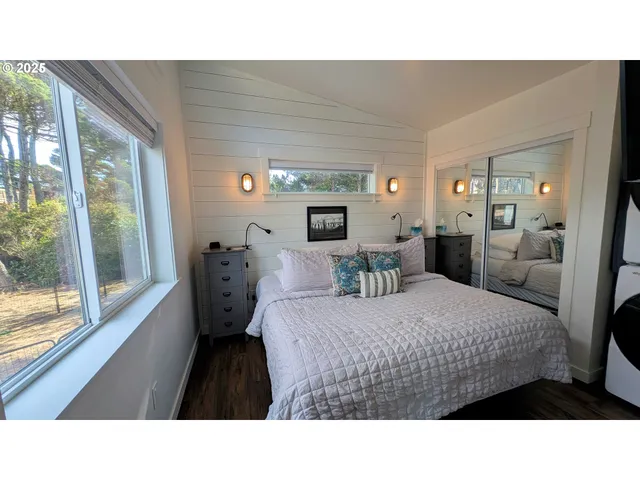 $525,000 | 4570 Heceta Street, Florence, OR 97439