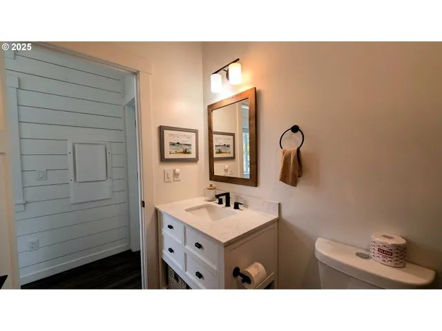 $525,000 | 4570 Heceta Street, Florence, OR 97439