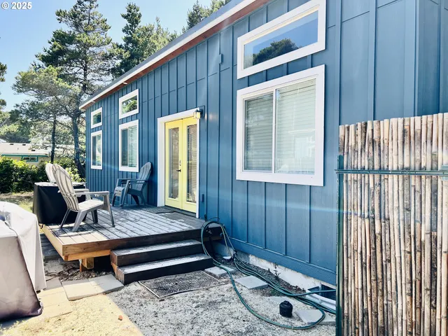 $525,000 | 4570 Heceta Street, Florence, OR 97439