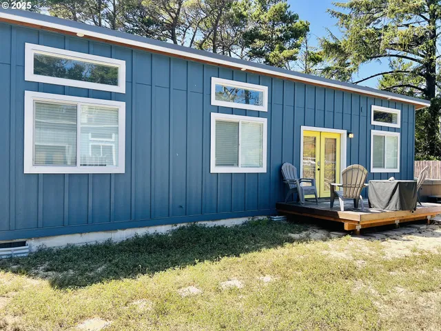 $525,000 | 4570 Heceta Street, Florence, OR 97439