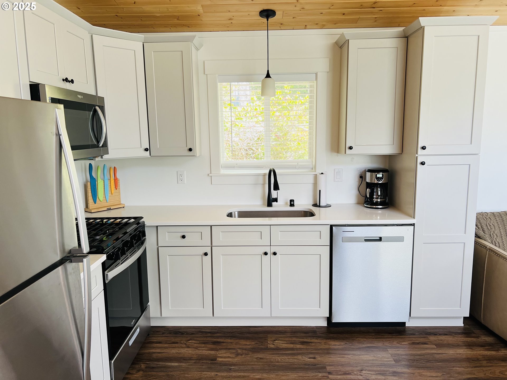 4570 Heceta Street Florence, OR 97439 - Photo 9 of 36