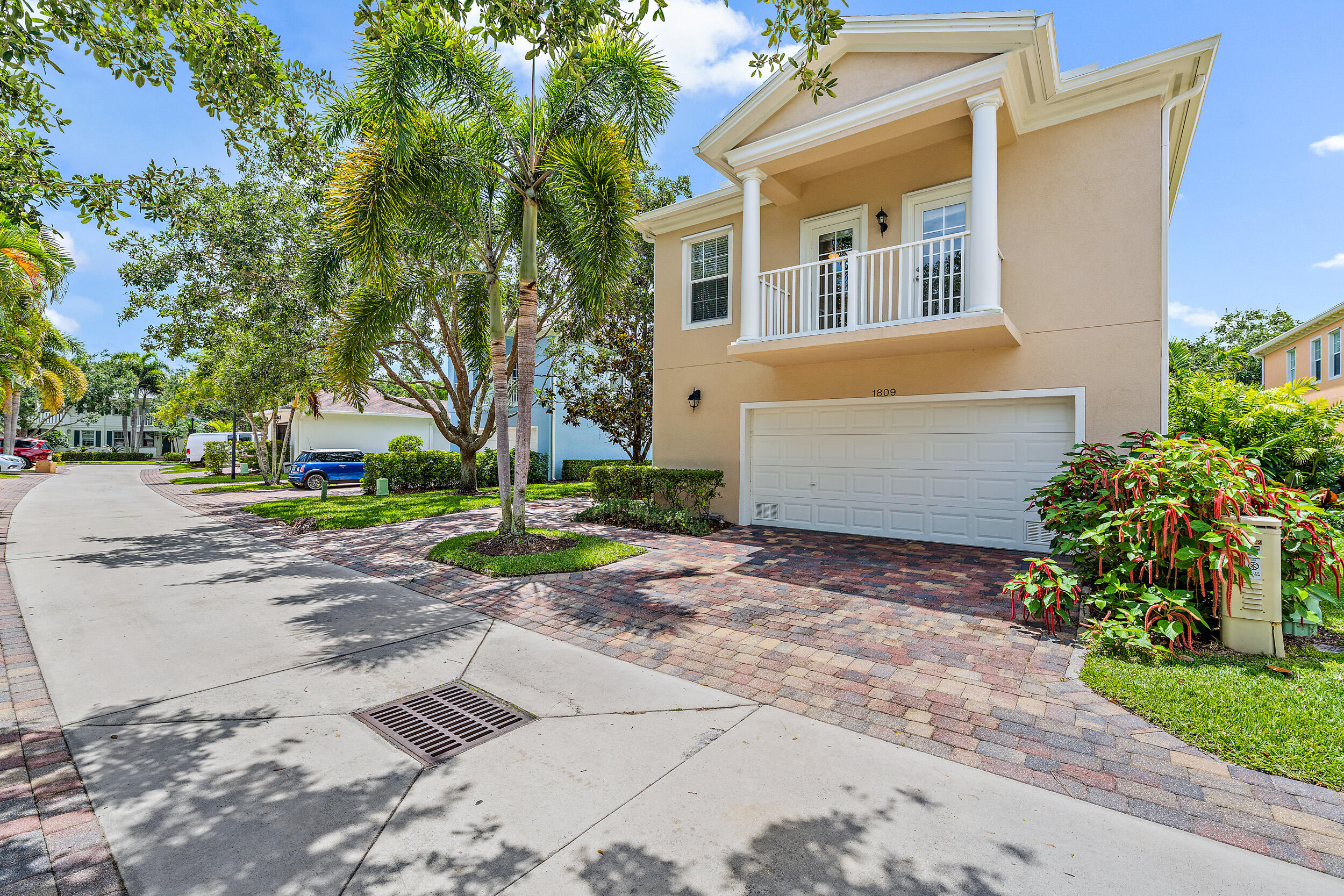 1809 Dakota Drive Jupiter, FL 33458 - Photo 18 of 25 INLAW SUITE ABOVE GARAGE