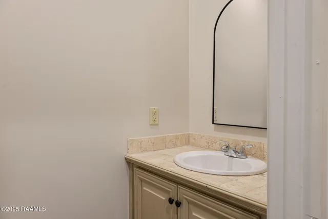 $148,000 | 1402 Jefferson Street, Unit 201, Lafayette, LA 70501