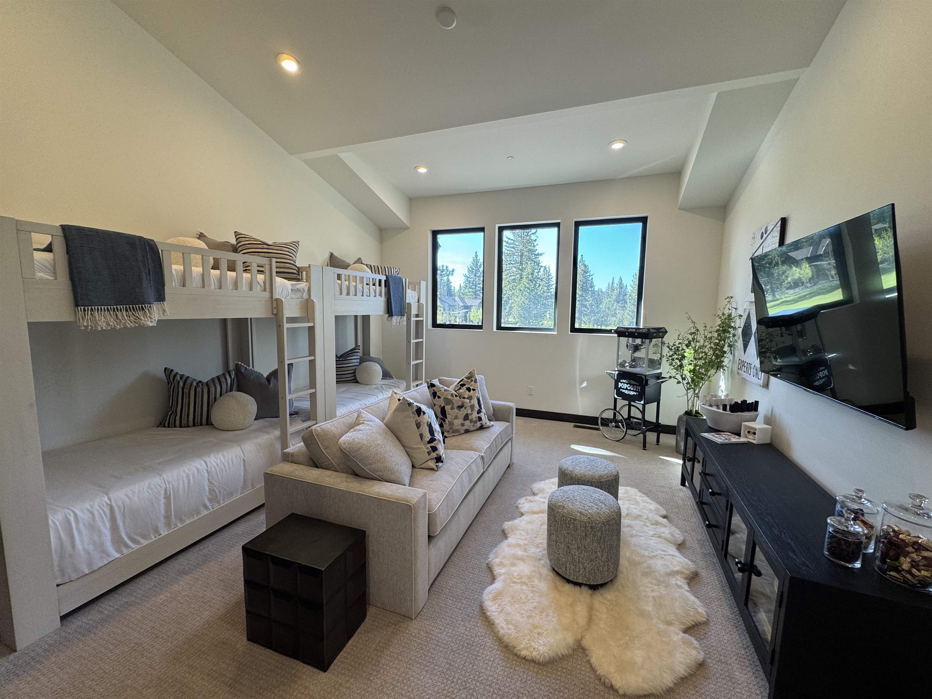 10269 Modane Place Truckee, CA 96161 - Photo 16 of 25