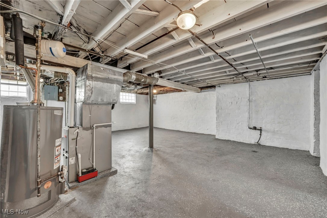 4428 Ingleside Road Cleveland, OH 44128 - Photo 26 of 34 Gallery Image 26