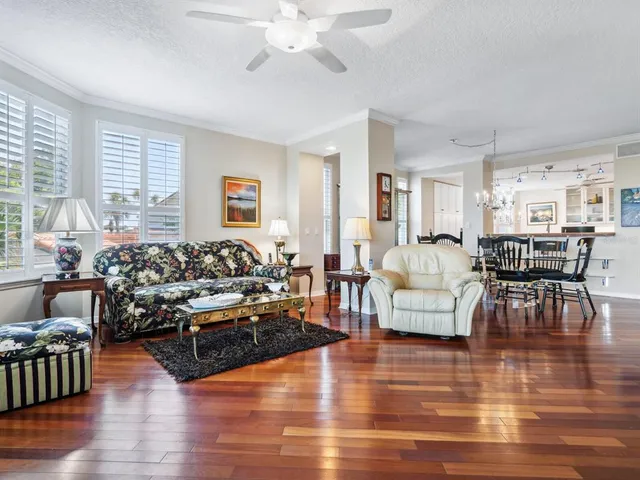 $675,000 | 5420 Eagles Point Circle, Unit 106, Sarasota, FL 34231