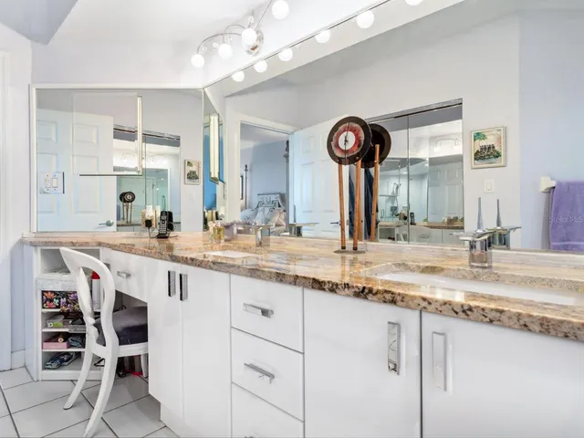 $675,000 | 5420 Eagles Point Circle, Unit 106, Sarasota, FL 34231