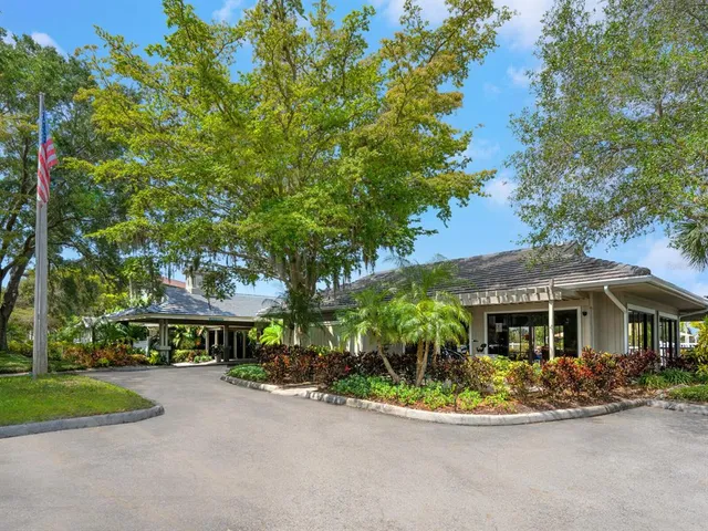 $675,000 | 5420 Eagles Point Circle, Unit 106, Sarasota, FL 34231