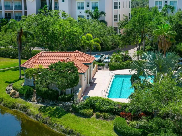 $675,000 | 5420 Eagles Point Circle, Unit 106, Sarasota, FL 34231